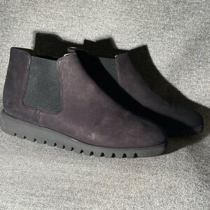 Amalfi by Rangoni Enrico Chelsea Boot. NEW